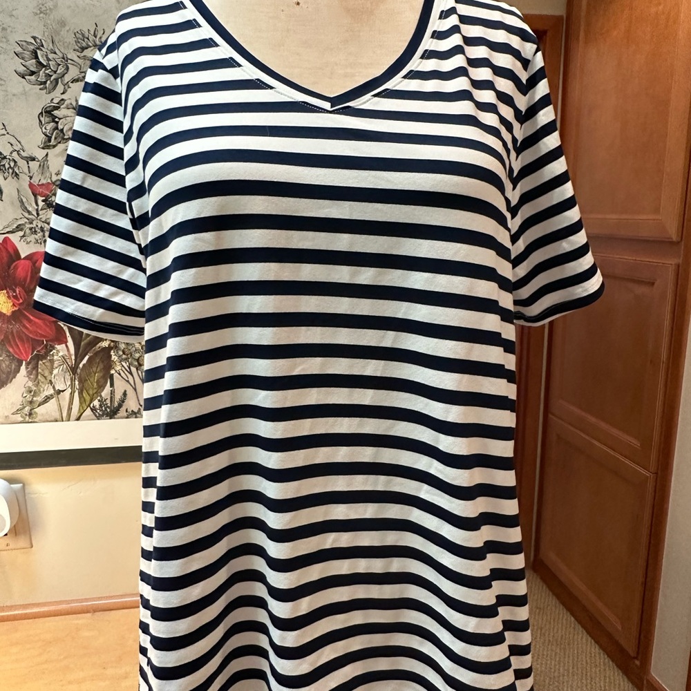 Dudley Stephans navy and white stripe top size xl